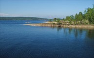 Вот в этой ледяной воде мы видели нерпу